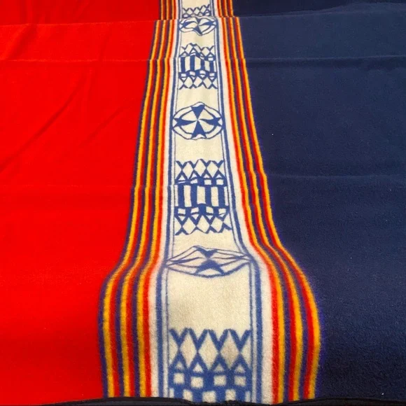 NWT Pendleton Day and Night Robe Hope Series Arthur Amiotte Native Blanket Beave - Picture 2 of 9